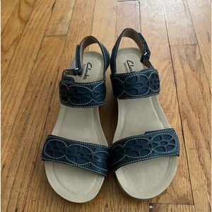 Clarks Bendable’s size 8.5 brand new .